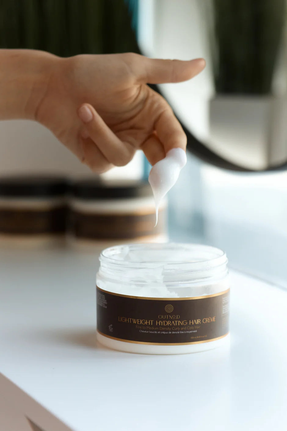 OutNo.D - Lightweight Hydrating Hair Crème (250ml)